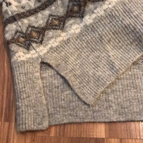 Women’s Fuzzy H&M sweater - Picture 3 of 3
